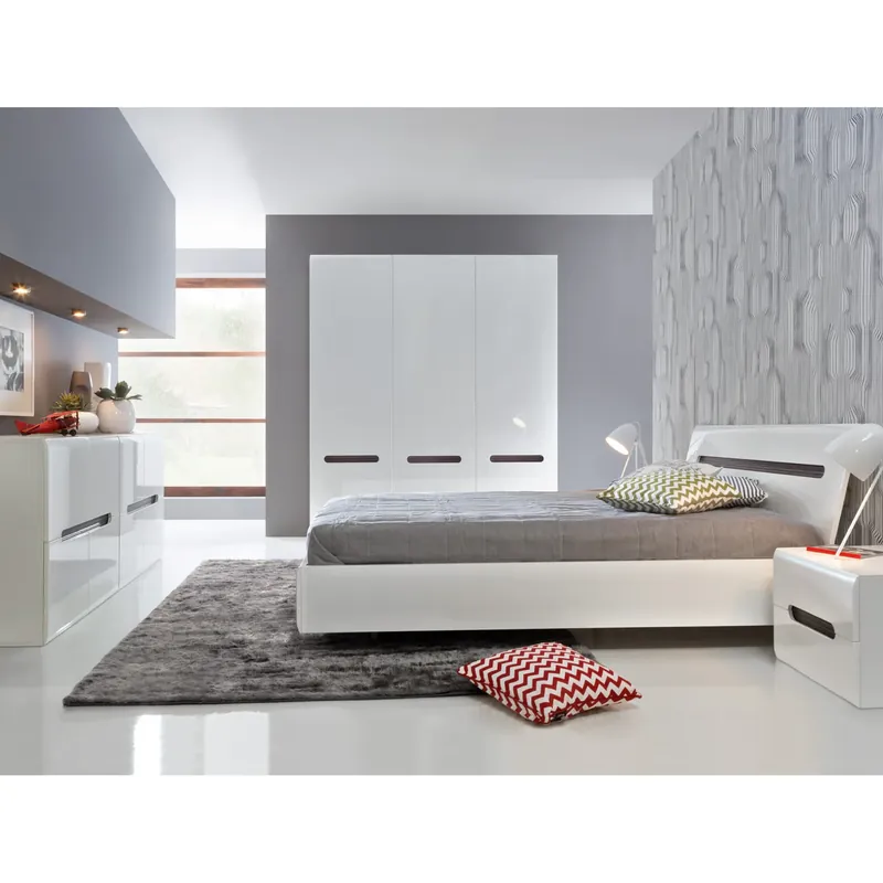 Set dormitor AZTECA TRIO, alb, pat 160x200, dulap cu 3 usi si comoda Ofertă specială